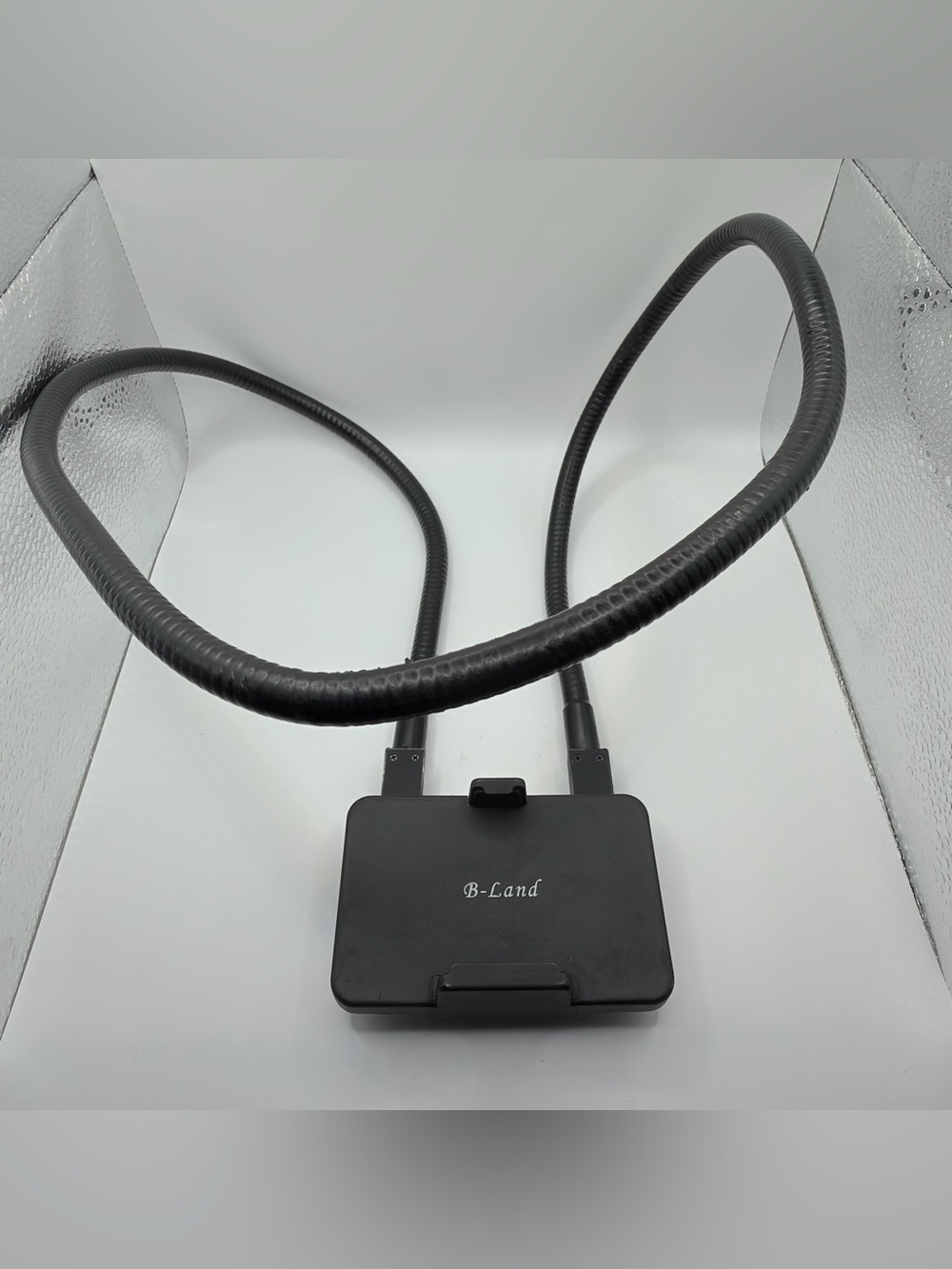 Black Hands-Free Phone Holder Neck Mount